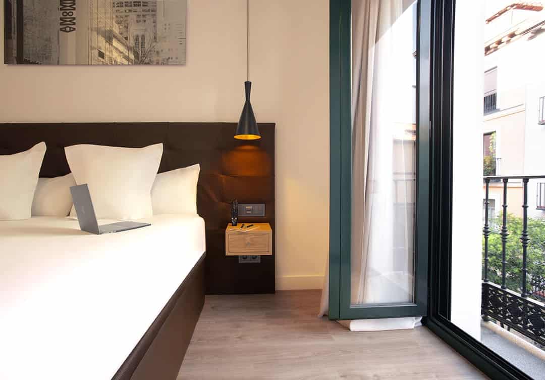 woohoo-lateral-cama-balcon-junior-madrid2